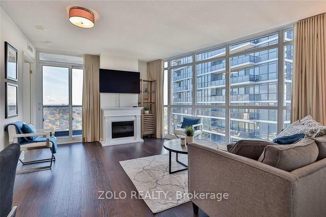 1904 - 5 Valhalla Inn Rd E, Condo with 2 bedrooms, 2 bathrooms and 1 parking in Toronto ON | Image 2