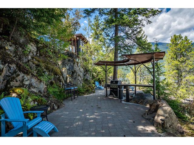 285 Kootenay Lake Road, House detached with 3 bedrooms, 4 bathrooms and 2 parking in Central Kootenay E BC | Image 80