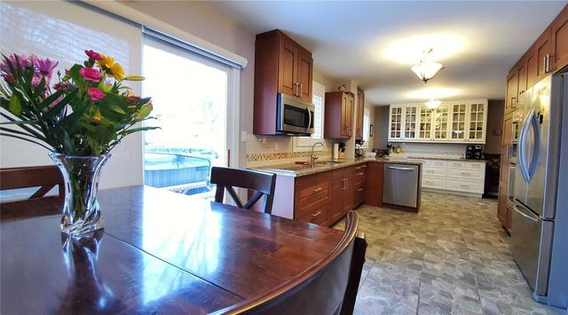 41 Crown Cres, House detached with 3 bedrooms, 3 bathrooms and 2 parking in Bradford West Gwillimbury ON | Image 4