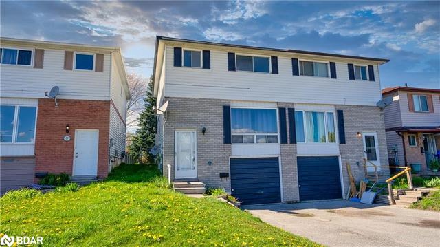 79 Robin Court, House semidetached with 3 bedrooms, 1 bathrooms and 2 parking in Barrie ON | Image 1