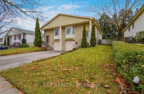 272b Northlake Dr, House semidetached with 3 bedrooms, 2 bathrooms and 2 parking in Waterloo ON | Card Image