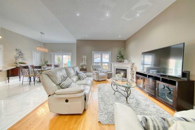 25 Hugo Rd, House detached with 3 bedrooms, 3 bathrooms and 4 parking in Brampton ON | Image 15