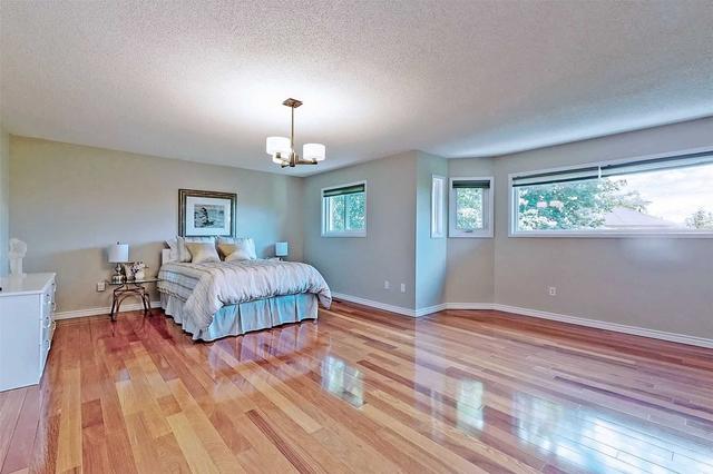 129 Beverley Glen Blvd, House detached with 4 bedrooms, 4 bathrooms and 5 parking in Vaughan ON | Image 13