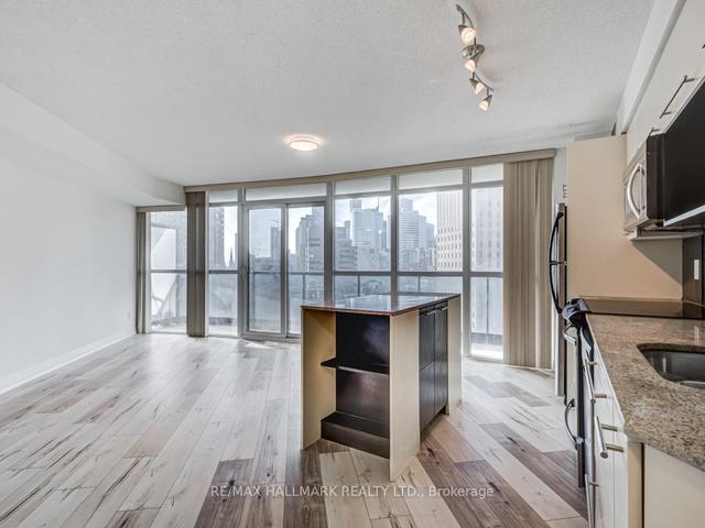 1104 - 25 Carlton St, Condo with 2 bedrooms, 2 bathrooms and 1 parking in Toronto ON | Image 12