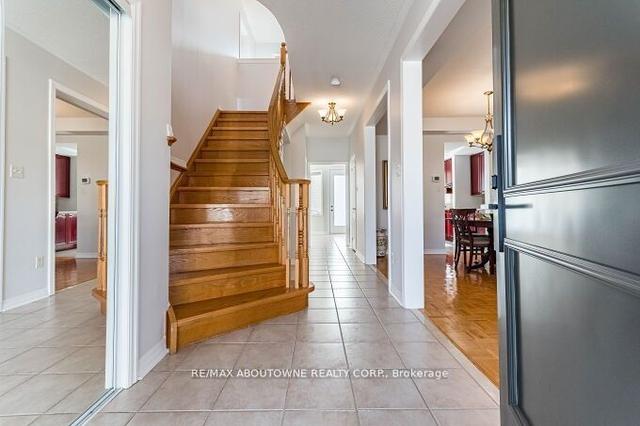 2434 Westoak Trails Blvd, House detached with 3 bedrooms, 4 bathrooms and 6 parking in Oakville ON | Image 36