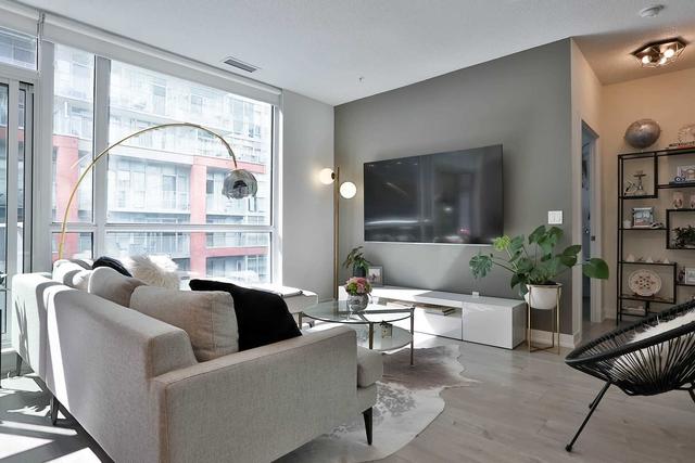 516 - 30 Nelson St, Condo with 1 bedrooms, 1 bathrooms and 1 parking in Toronto ON | Image 3