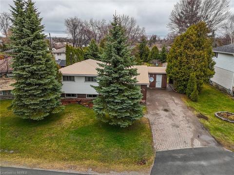 76 Barrington Street, House detached with 3 bedrooms, 2 bathrooms and 4 parking in Greater Sudbury ON | Card Image
