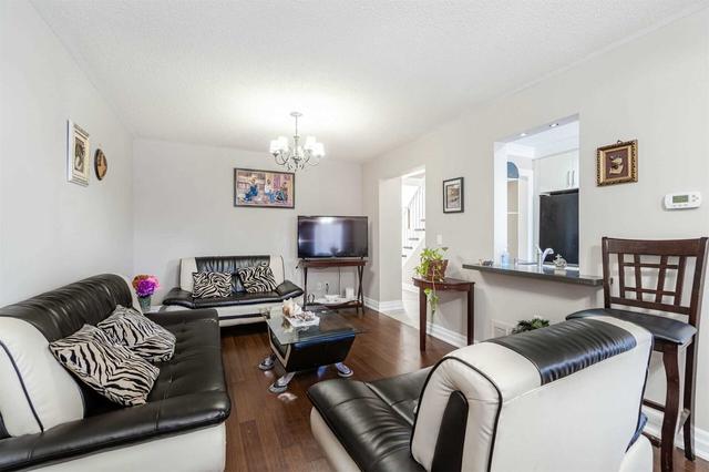 102 Heathcliffe Sq, Townhouse with 3 bedrooms, 4 bathrooms and 2 parking in Brampton ON | Image 37