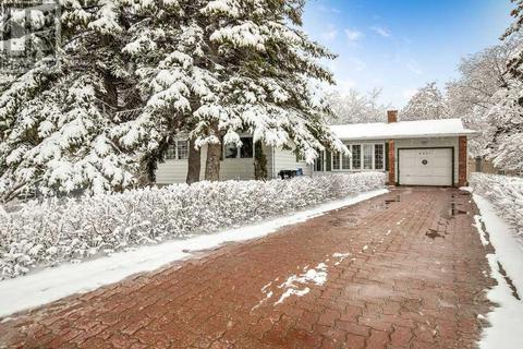 2431 Sandhurst Avenue Sw, House detached with 4 bedrooms, 2 bathrooms and 3 parking in Calgary AB | Card Image