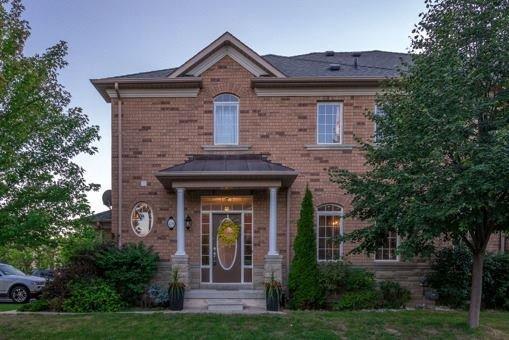 260 Grayling Dr, House attached with 3 bedrooms, 3 bathrooms and 3 parking in Oakville ON | Image 1