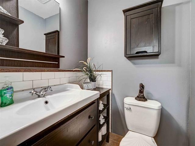 56 - 1030 Falgarwood Dr, Townhouse with 3 bedrooms, 2 bathrooms and 1 parking in Oakville ON | Image 5