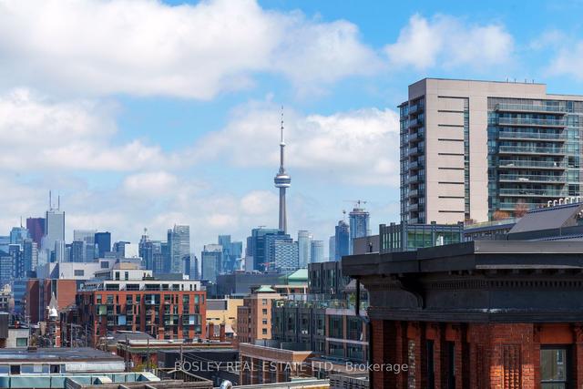 704 - 2 Gladstone Ave, Condo with 2 bedrooms, 1 bathrooms and 1 parking in Toronto ON | Image 2