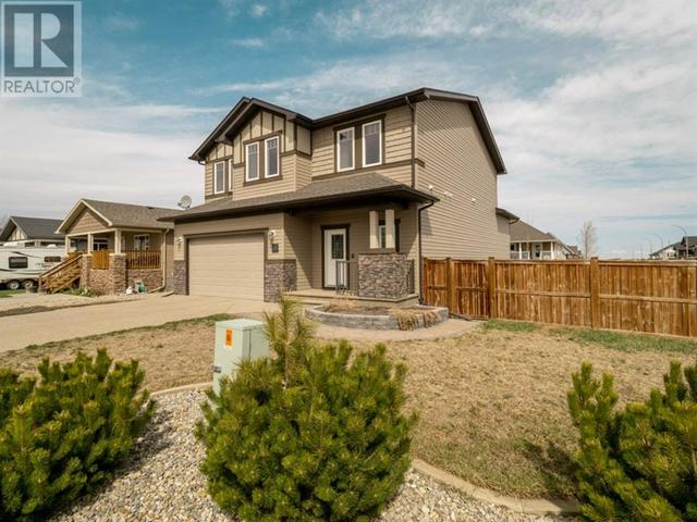 330 10b Street, House detached with 4 bedrooms, 3 bathrooms and 4 parking in Nobleford AB | Image 3