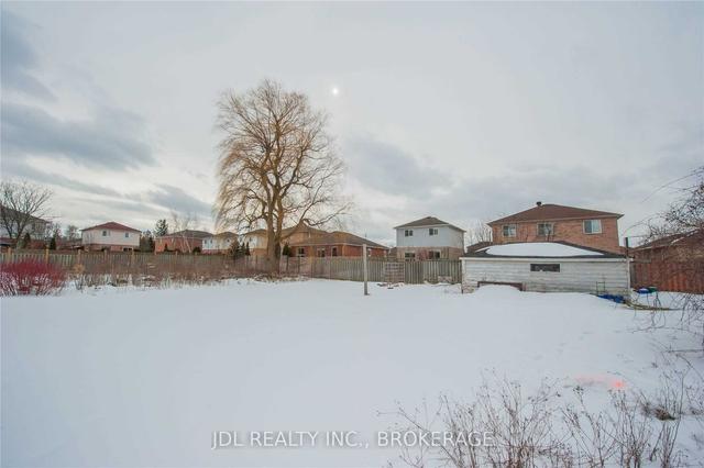 79 Lakeland Cres S, House detached with 2 bedrooms, 1 bathrooms and 4 parking in Richmond Hill ON | Image 14
