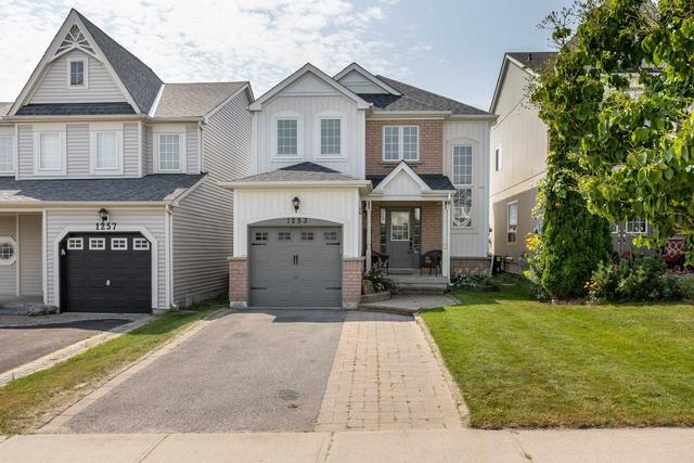 1253 Magnolia Ave, House detached with 3 bedrooms, 2 bathrooms and 3 parking in Oshawa ON | Image 12