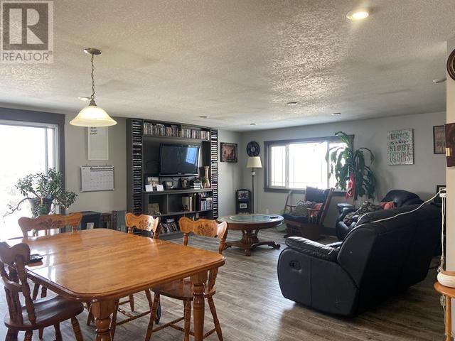 225041 690, House detached with 5 bedrooms, 3 bathrooms and 15 parking in Northern Lights County AB | Image 16