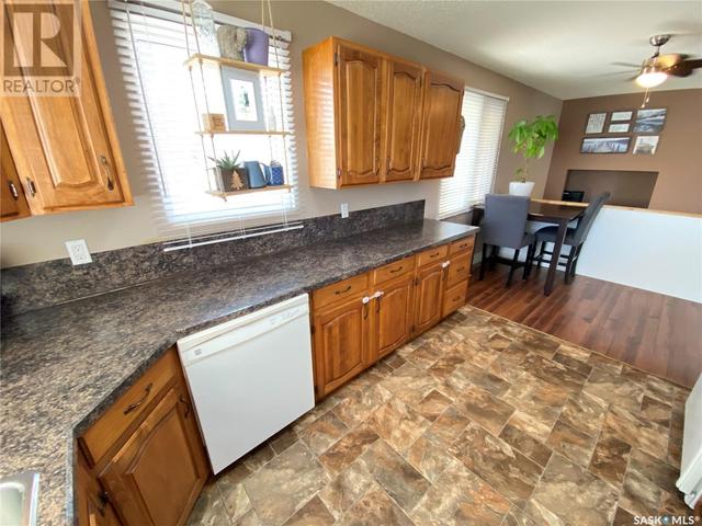 205 York Road W, House detached with 3 bedrooms, 1 bathrooms and null parking in Yorkton SK | Image 7