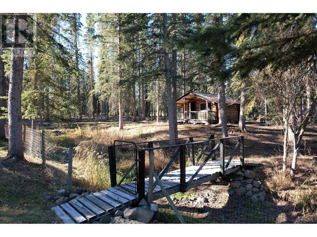 7026 Holmes Road, House detached with 4 bedrooms, 3 bathrooms and null parking in Cariboo L BC | Image 8