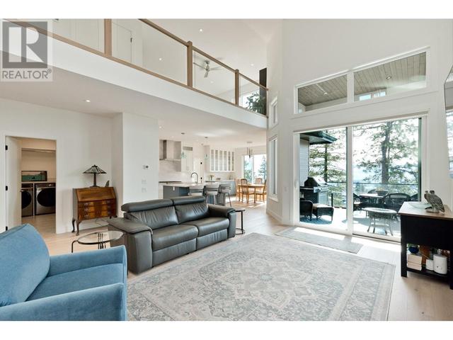 129 Summer Wood Drive, House detached with 5 bedrooms, 4 bathrooms and 2 parking in Kelowna BC | Image 11