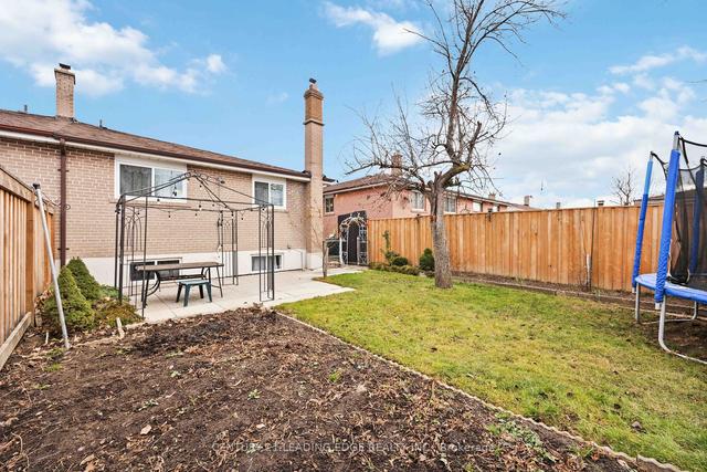 78 Cherrylawn Ave, House semidetached with 3 bedrooms, 3 bathrooms and 4 parking in Toronto ON | Image 31