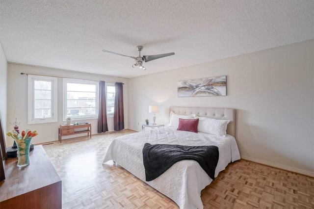 5668 Turney Dr, House detached with 4 bedrooms, 4 bathrooms and 4 parking in Mississauga ON | Image 11
