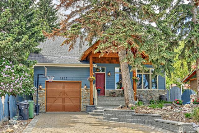 8735 33 Avenue Nw, House detached with 3 bedrooms, 2 bathrooms and 3 parking in Calgary AB | Image 2