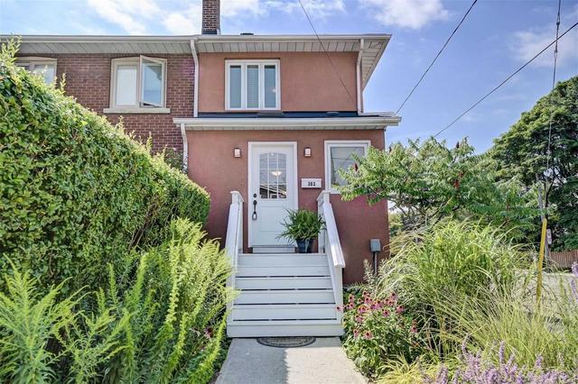 363 Mount Pleasant Rd, House semidetached with 2 bedrooms, 2 bathrooms and 2 parking in Toronto ON | Image 1