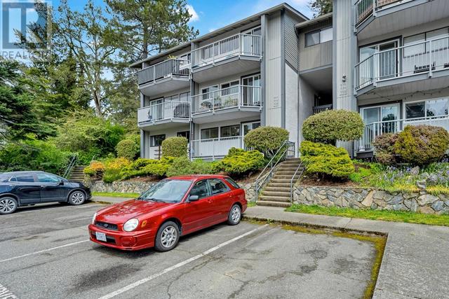 542 Carnation Pl, Condo with 2 bedrooms, 1 bathrooms and 1 parking in Saanich BC | Image 33