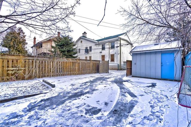 178 Grosvenor Avenue N, House detached with 2 bedrooms, 1 bathrooms and 2 parking in Hamilton ON | Image 17
