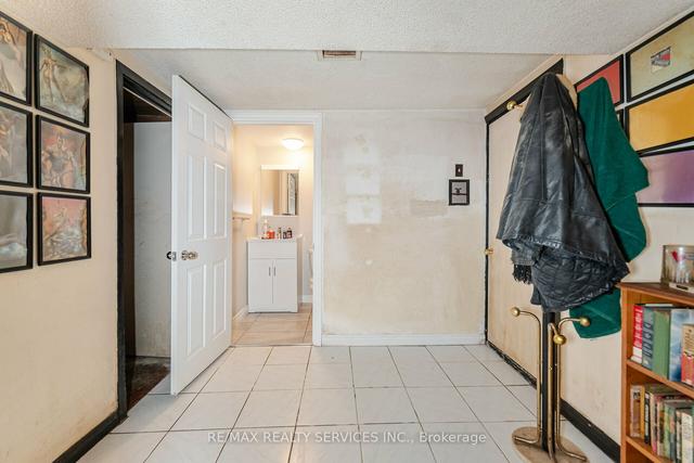 60 Drake Blvd, House semidetached with 3 bedrooms, 2 bathrooms and 4 parking in Brampton ON | Image 15