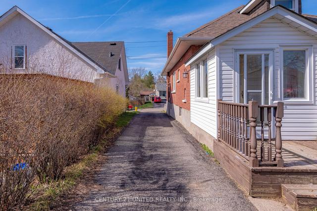 741 Third Ave, House detached with 4 bedrooms, 1 bathrooms and 3 parking in Peterborough ON | Image 32