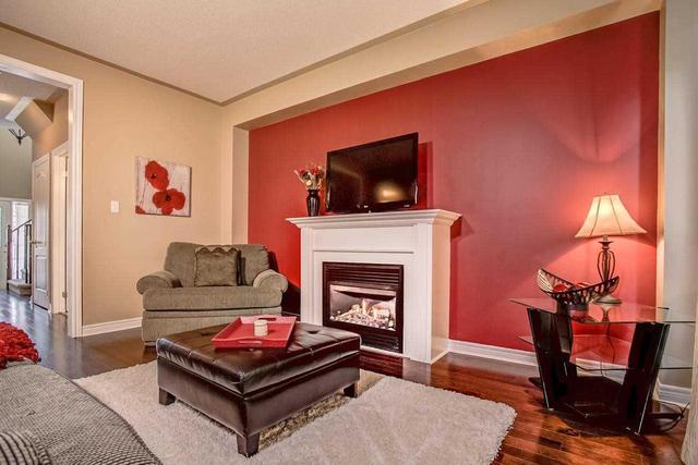 63 Beckett Cres, House detached with 3 bedrooms, 3 bathrooms and 4 parking in Clarington ON | Image 6