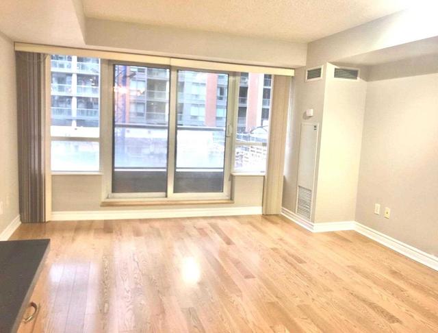 431 - 250 Wellington St W, Condo with 1 bedrooms, 1 bathrooms and 0 parking in Toronto ON | Image 6