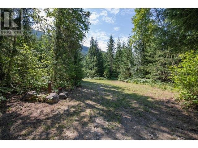 1195 & 1153 Sugar Lake Road, House detached with 2 bedrooms, 2 bathrooms and 25 parking in North Okanagan E BC | Image 3