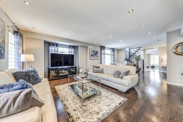 52 Raithby Cres, House detached with 4 bedrooms, 5 bathrooms and 4 parking in Ajax ON | Image 4