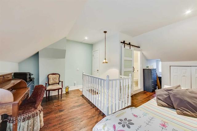 19 Laurier Ave, House attached with 4 bedrooms, 3 bathrooms and 0 parking in Toronto ON | Image 19