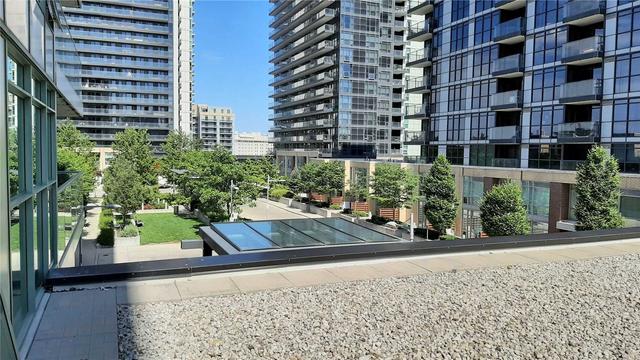 211 - 15 Singer Crt, Condo with 1 bedrooms, 2 bathrooms and 1 parking in Toronto ON | Image 4