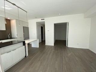 1003 - 1 Bloor St E, Condo with 1 bedrooms, 1 bathrooms and 0 parking in Toronto ON | Image 4