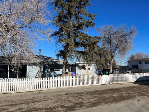 1225 43 Avenue North, House detached with 3 bedrooms, 1 bathrooms and 4 parking in Lethbridge AB | Card Image