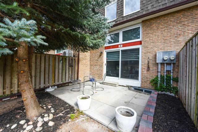 7 - 640 Rathburn Rd, Townhouse with 3 bedrooms, 2 bathrooms and 2 parking in Mississauga ON | Image 13