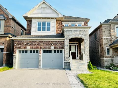 17 Larkfield Cres, House detached with 4 bedrooms, 3 bathrooms and 4 parking in East Gwillimbury ON | Card Image