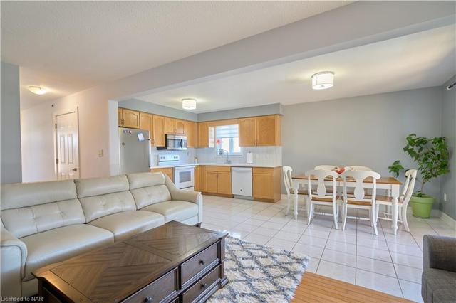 7720 Yvette Crescent, House semidetached with 3 bedrooms, 2 bathrooms and 4 parking in Niagara Falls ON | Image 2