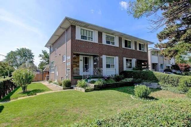 27 Midden Cres, House semidetached with 4 bedrooms, 2 bathrooms and 3 parking in Toronto ON | Image 12