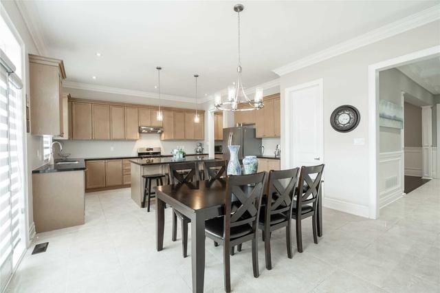 54 Balloon Cres, House detached with 5 bedrooms, 5 bathrooms and 7 parking in Brampton ON | Image 6
