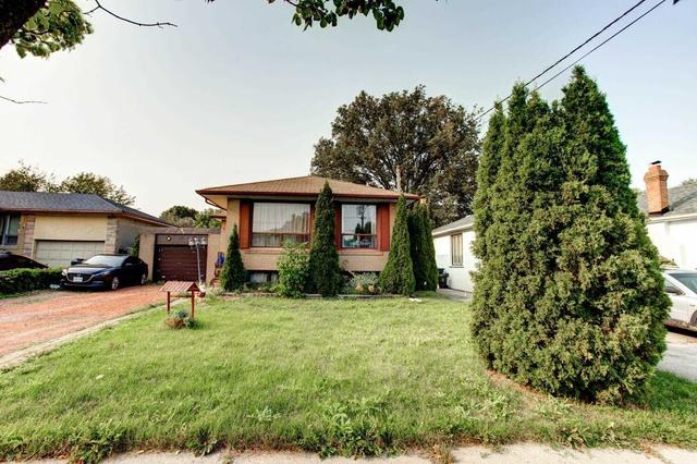 184 Goulding Ave, House detached with 3 bedrooms, 2 bathrooms and 5 parking in Toronto ON | Image 3