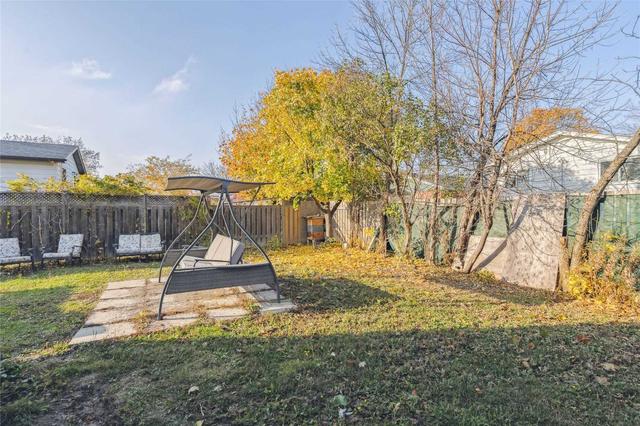 71 Locheed Dr, House detached with 2 bedrooms, 3 bathrooms and 3 parking in Hamilton ON | Image 27