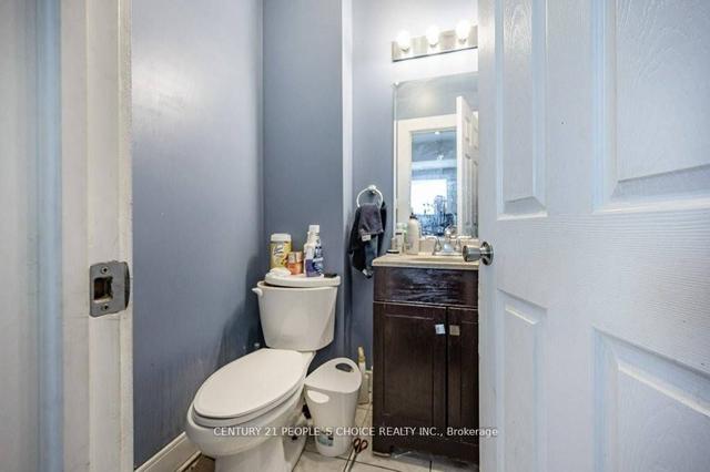 2453 St Clair Ave W, House detached with 5 bedrooms, 5 bathrooms and 6 parking in Toronto ON | Image 20