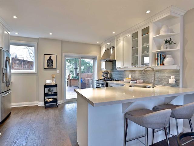 358 Laird Dr, House semidetached with 2 bedrooms, 2 bathrooms and 1 parking in Toronto ON | Image 7