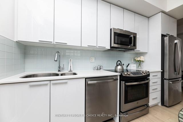2907 - 10 Park Lawn Rd, Condo with 2 bedrooms, 2 bathrooms and 1 parking in Toronto ON | Image 3