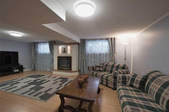 364 Brigadoon Dr, House detached with 3 bedrooms, 2 bathrooms and 3 parking in Hamilton ON | Image 11